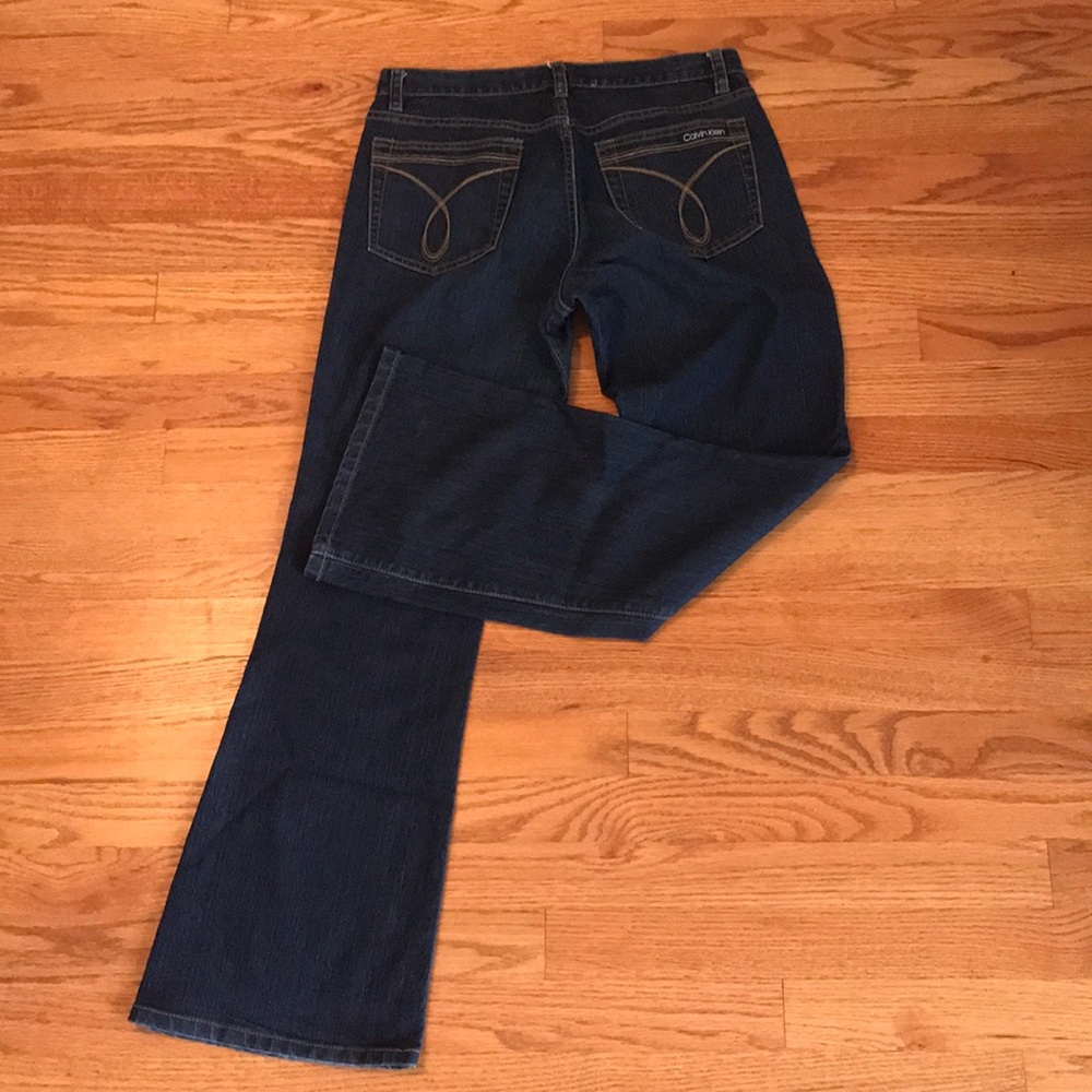 Like new Calvin Klein Flare leg jeans